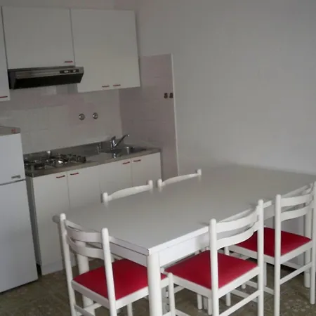 Апартаменты Seaview Flat In A Pet Friendly In *