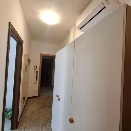 Апартаменты Seaview Flat In A Pet Friendly In *
