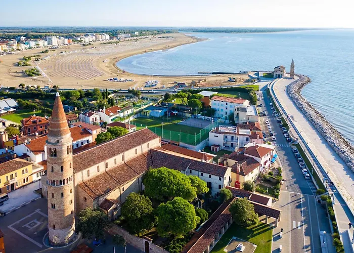 Seaview Flat In A Pet Friendly In Apartamento Caorle