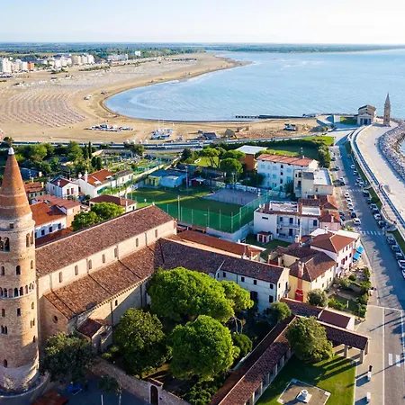 Seaview Flat In A Pet Friendly In Lägenhet Caorle
